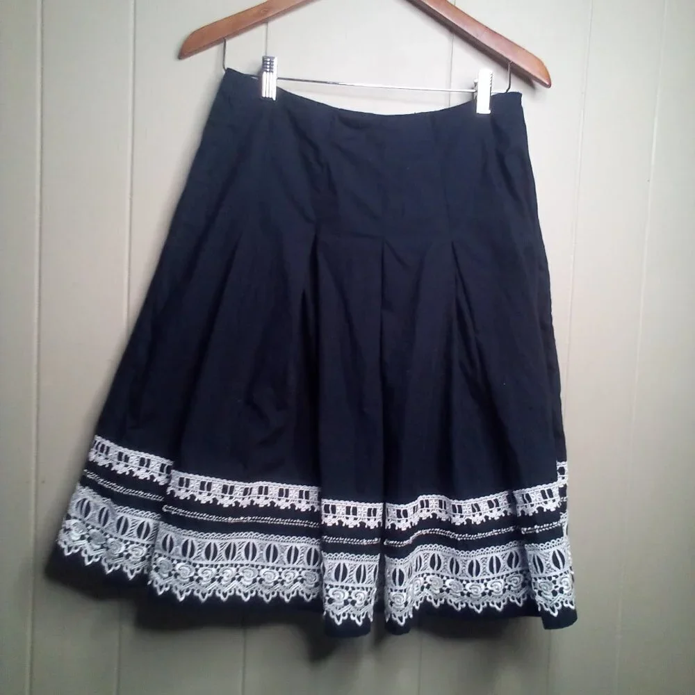 New York & Company Skirt 2 Black White Embroidery Cotton